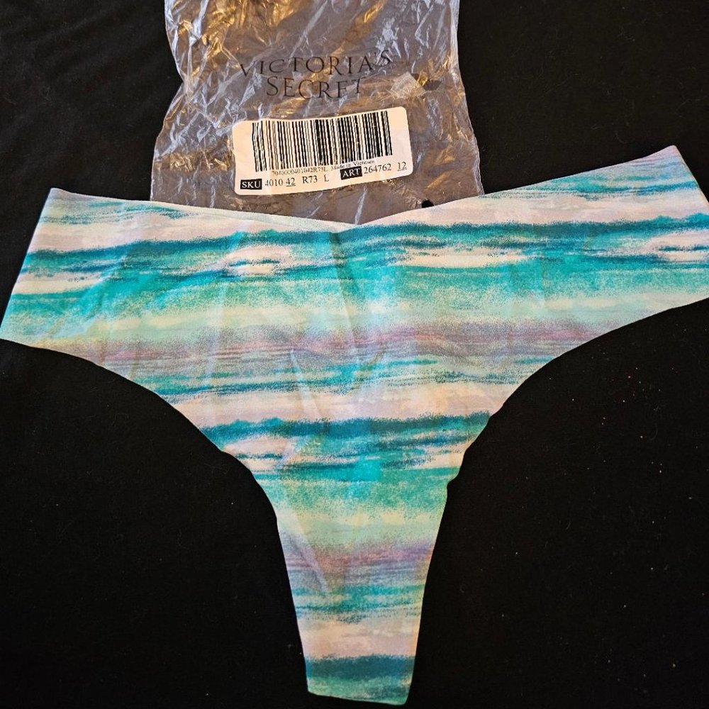 Victoria's Secret Thong Sz L NWT